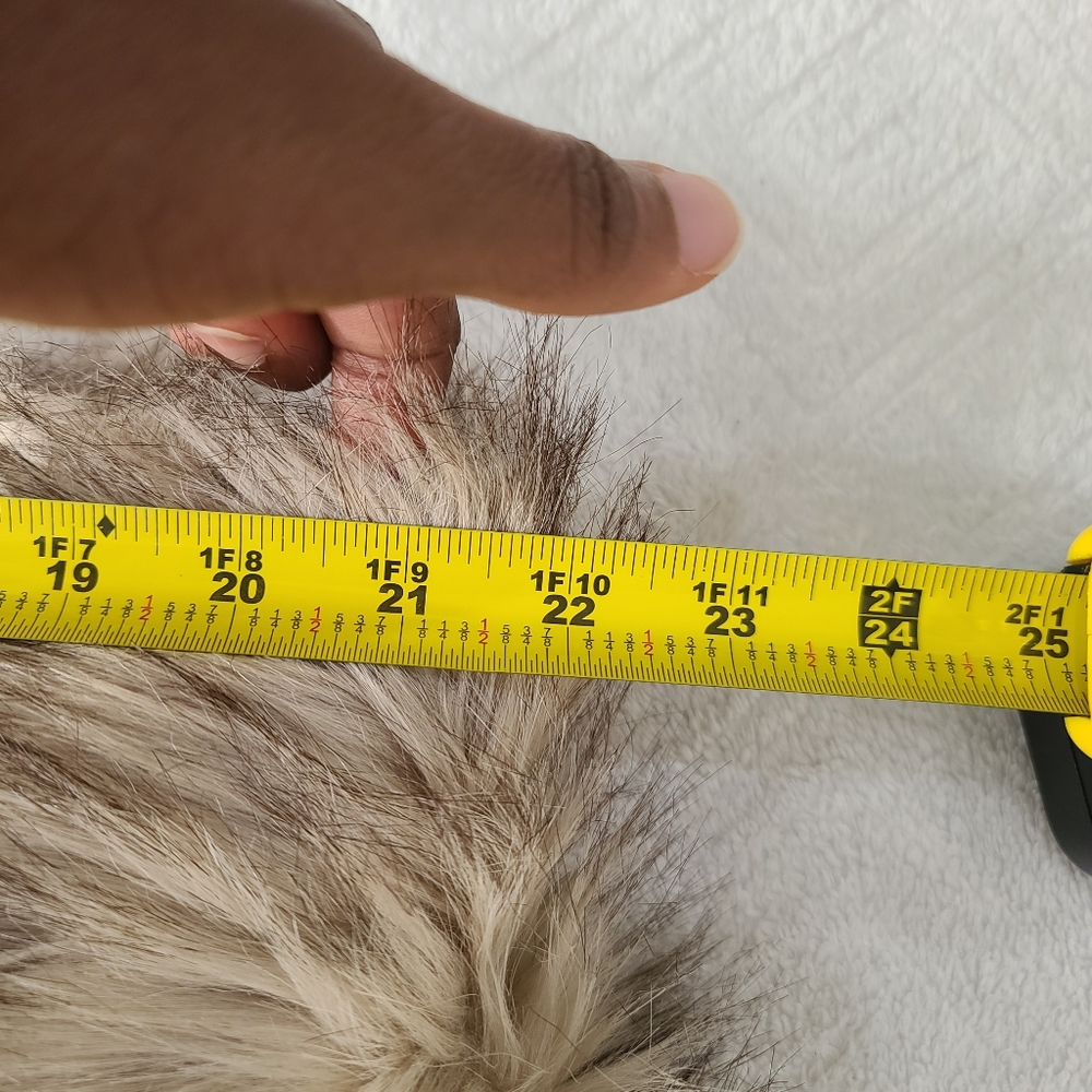 Plush Brown Faux Fur Scarf for Cozy Wraps - Picture 8 of 13